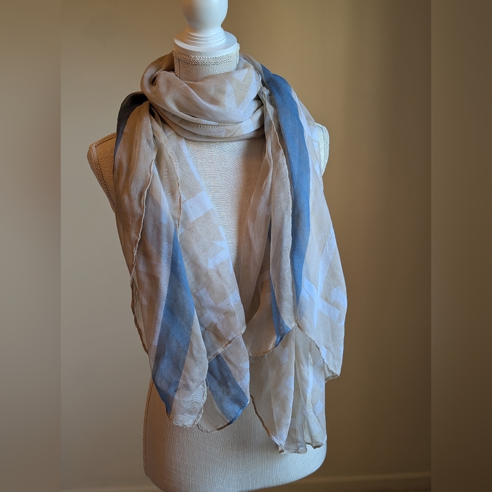 Elegant Blue and Cream Scarf